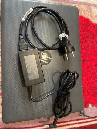 Portátil HP 240 g7