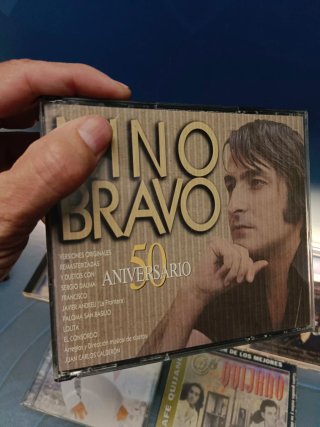 8 CDs Música: Rod Stewart, Céline Dion, Nino Bravo
