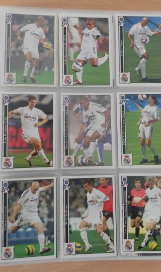 Álbum Mundicromo Liga 2006 con casi 400 cartas