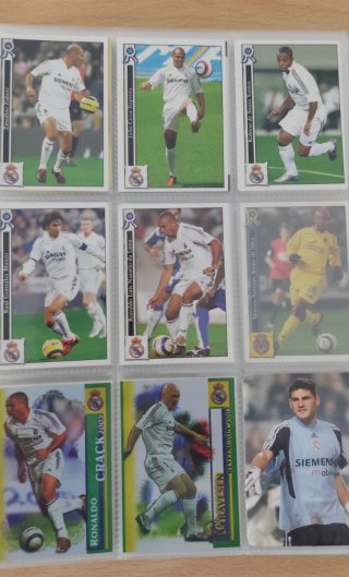 Álbum Mundicromo Liga 2006 con casi 400 cartas