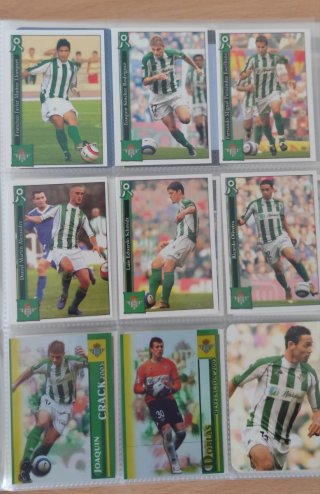 Álbum Mundicromo Liga 2006 con casi 400 cartas