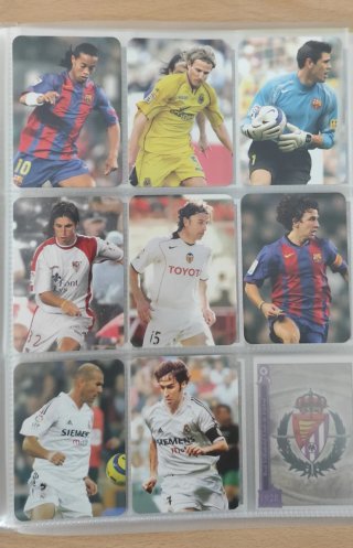 Álbum Mundicromo Liga 2006 con casi 400 cartas