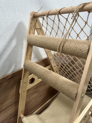 Torre de madera para gatos