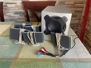 Altavoces TV 5.1 Plata y Negro