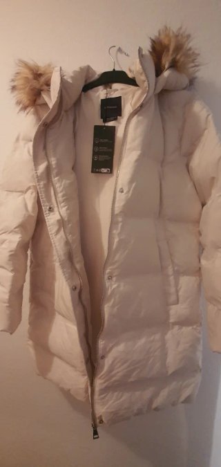 Abrigo Stradivarius nuevo con capucha t M
