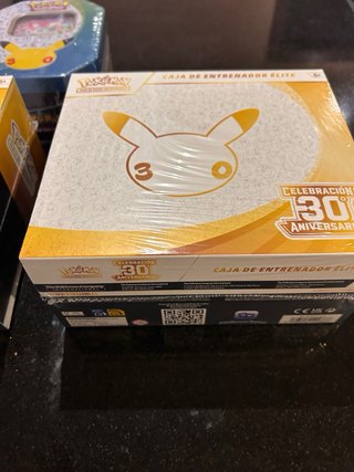3x Caja Entrenador Élite Pokémon 30 Aniversario