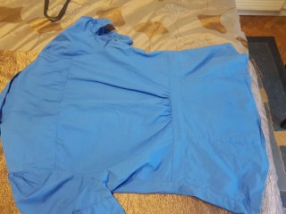 Blusa azul de manga corta