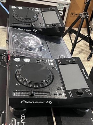 Pioneer DJ XDJ-700 con protector