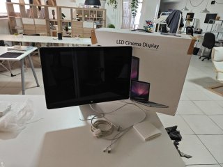 Monitor Apple Cinema 24"
