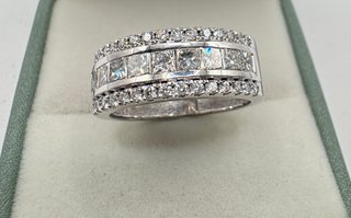 Anillo Oro 18kt con Diamantes Princesa