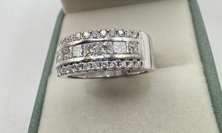 Anillo Oro 18kt con Diamantes Princesa