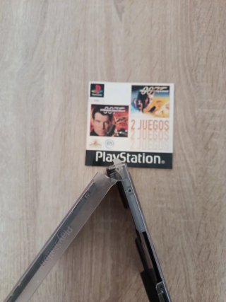 007 2 Juegos PS1 completo (tapa rota)