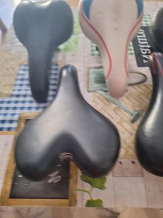 Sillines de bicicleta varios tamaños