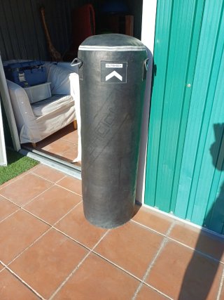 Saco de boxeo nuevo + guantes nuevos tambien!