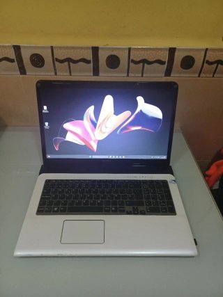 ORDENADOR PORTATIL 17"