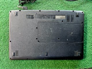 Dos portátiles Acer Aspire N16C2 y Lenovo