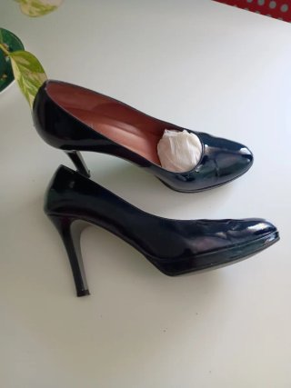 Zapatos de tacón azul marino