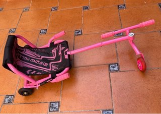 2 patinetes: Patinete Roller y patinete Oxelo