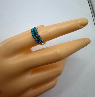 Anillo de oro 18 kt con turquesas