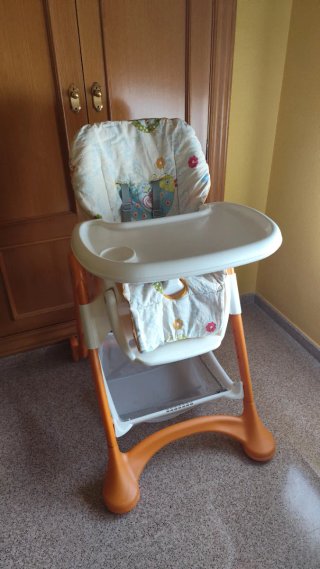 Trona bebé con cojín estampado