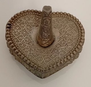 SOPORTE PARA ANILLOS VINTAGE CON FORMA DE CORAZON