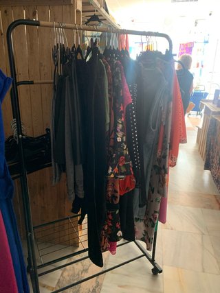 Liquidación Tienda: Vitrinas y Mostrador