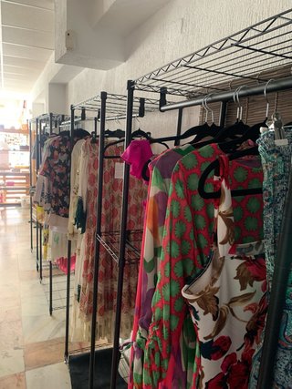 Liquidación Tienda: Vitrinas y Mostrador