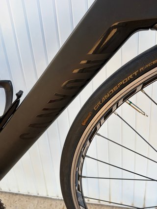 Bicicleta de carretera CANYON full carbon