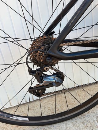 Bicicleta de carretera CANYON full carbon
