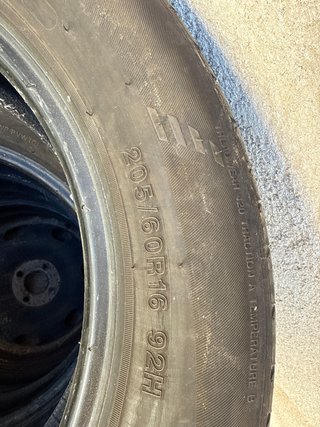 4 Neumáticos 205/60R16 92H