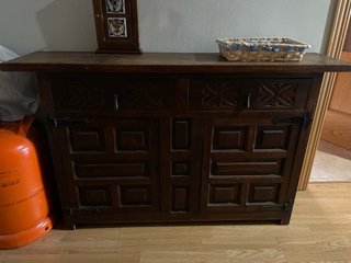 Mueble aparador de madera rústico