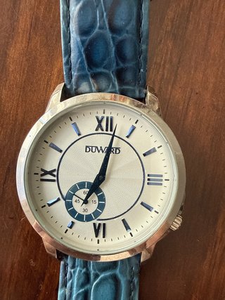Reloj Duward Clásico Esfera Beige Correa Azul