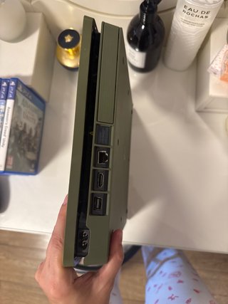 PS4 Slim 1TB edición limitada Call of Duty