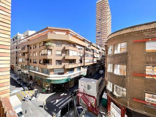 Oficina en alquiler en Ensanche - Diputación en Alicante