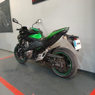 Kawasaki Z800e 2015 A2