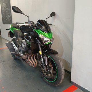 Kawasaki Z800e 2015 A2