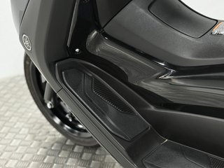 YAMAHA NMAX