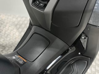 YAMAHA NMAX