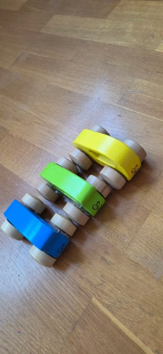 Coches de madera Hape (3 uds)