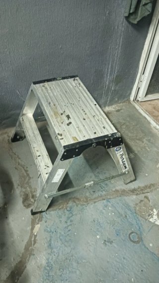 Taburete de trabajo 1 peldaño