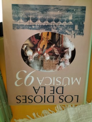 Libros de la colección dioses de la música 93.