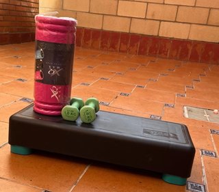 Step + 2 Mancuernas 1kg + Rodillo Fitness