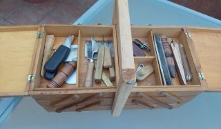 Antigua caja herramientas guarnicionero madera