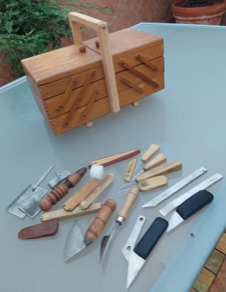 Antigua caja herramientas guarnicionero madera