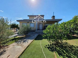 Chalet en venta en Calvarrasa de Arriba