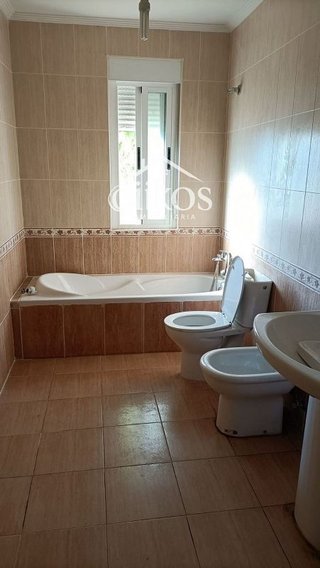 Chalet en venta en Calvarrasa de Arriba