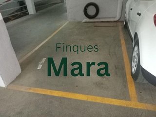 Garaje en venta en Centre en Sant Boi de Llobregat