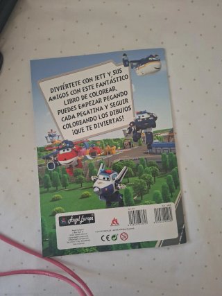 Libro pega y colorea de super wings