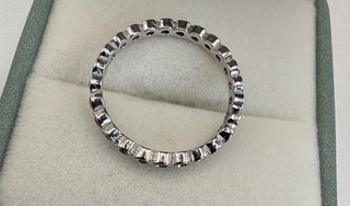 Anillo de oro 18 kt con rubíes