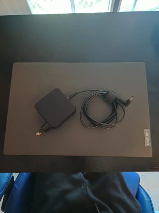 Portátil Lenovo V15 Gris